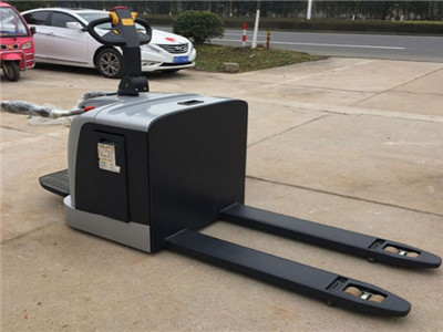 電動搬運(yùn)車叉車