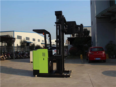 三向電動(dòng)叉車