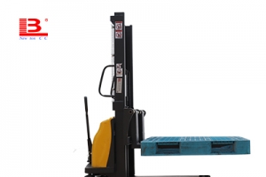 半電動(dòng)堆高車(chē)可能出現(xiàn)的4個(gè)故障!