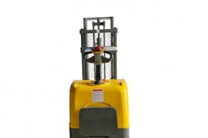 倉儲叉車廠家說說電動叉車清潔有哪些誤區(qū)