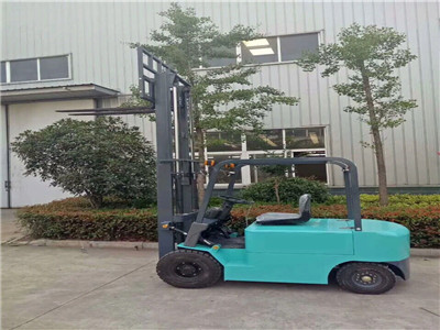 倉(cāng)儲(chǔ)叉車廠家