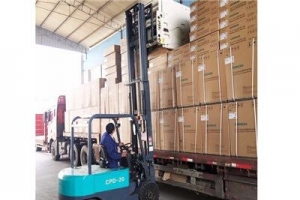 倉儲(chǔ)電動(dòng)叉車廠家提醒駕駛電動(dòng)叉車要注意哪些細(xì)節(jié)問題？