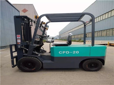 倉(cāng)儲(chǔ)叉車廠家