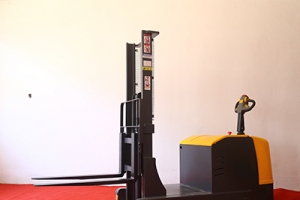 電動叉車有支腿和無支腿的優(yōu)缺點(diǎn)你了解嗎？