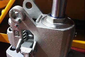 托盤(pán)搬運(yùn)車(chē)中容易出現(xiàn)的問(wèn)題的部件