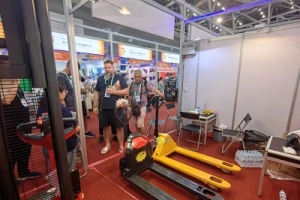 想買到性價(jià)比高的手動(dòng)液壓搬運(yùn)車？看這篇就夠了！