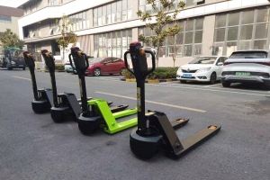 庫叉叉車：創(chuàng)新設(shè)計(jì)提升物流搬運(yùn)效率